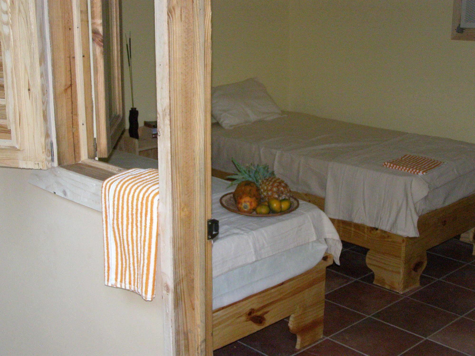 Hotel Loro Tuerto Barahona Dış mekan fotoğraf